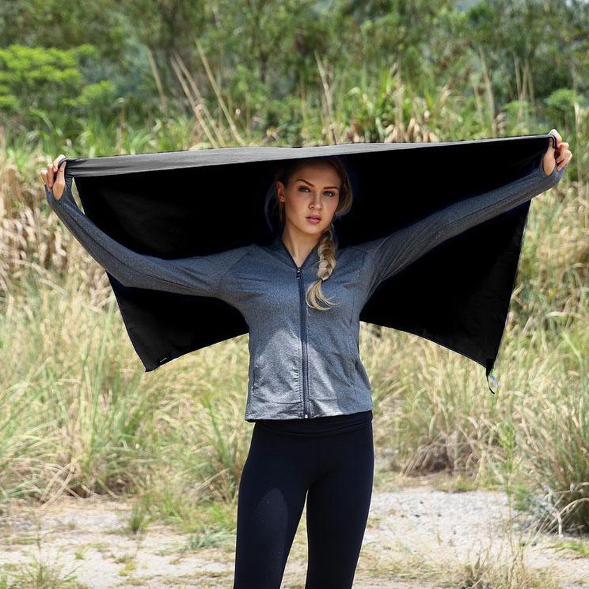 Explorey Microvezel Reishanddoek Set van 2x Large (85 * 150cm) - Sneldrogende, lichtgewicht handdoek ideaal voor sporten, reizen, outdoor & strand - Microfiber Travel Towel - Zwart